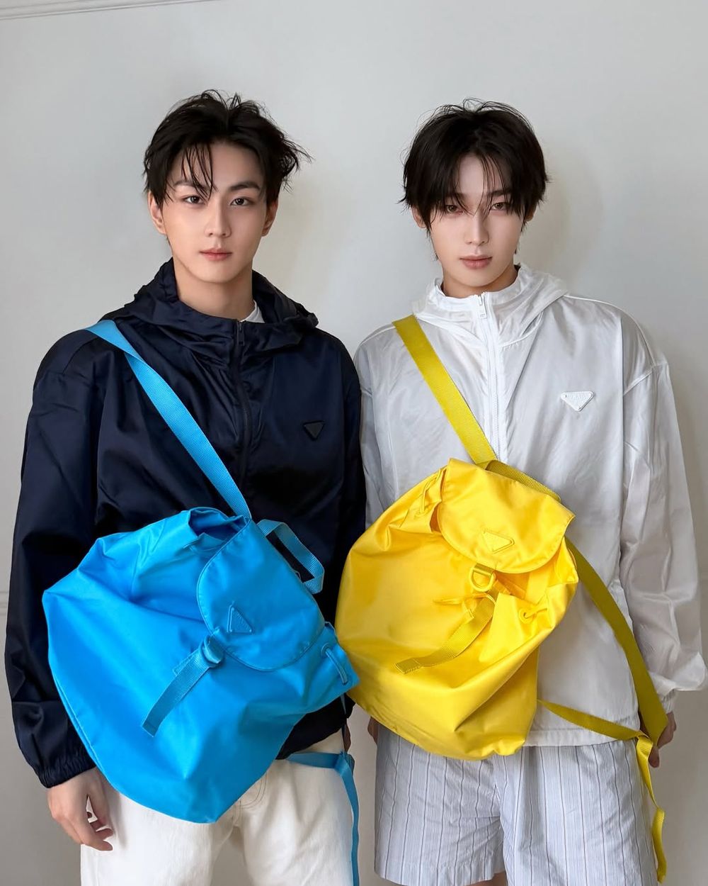 最盡責Prada代言人？ENHYPEN禎元、善禹、JAY沉浸式開箱「尼龍包、帽子」可愛炸！-7