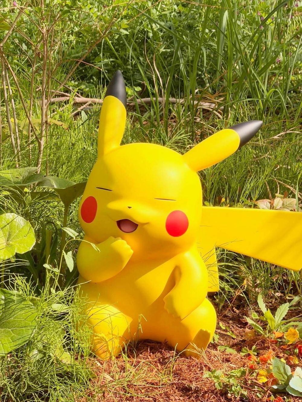 想收服可達鴨小V！BTS金泰亨衝東京寶可夢樂園「戴頭套拍照」可愛翻、V指定5大打卡點一次看！-3