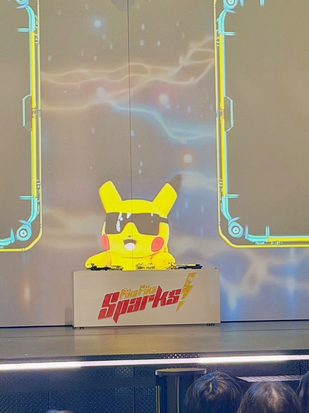 想收服可達鴨小V！BTS金泰亨衝東京寶可夢樂園「戴頭套拍照」可愛翻、V指定5大打卡點一次看！-12