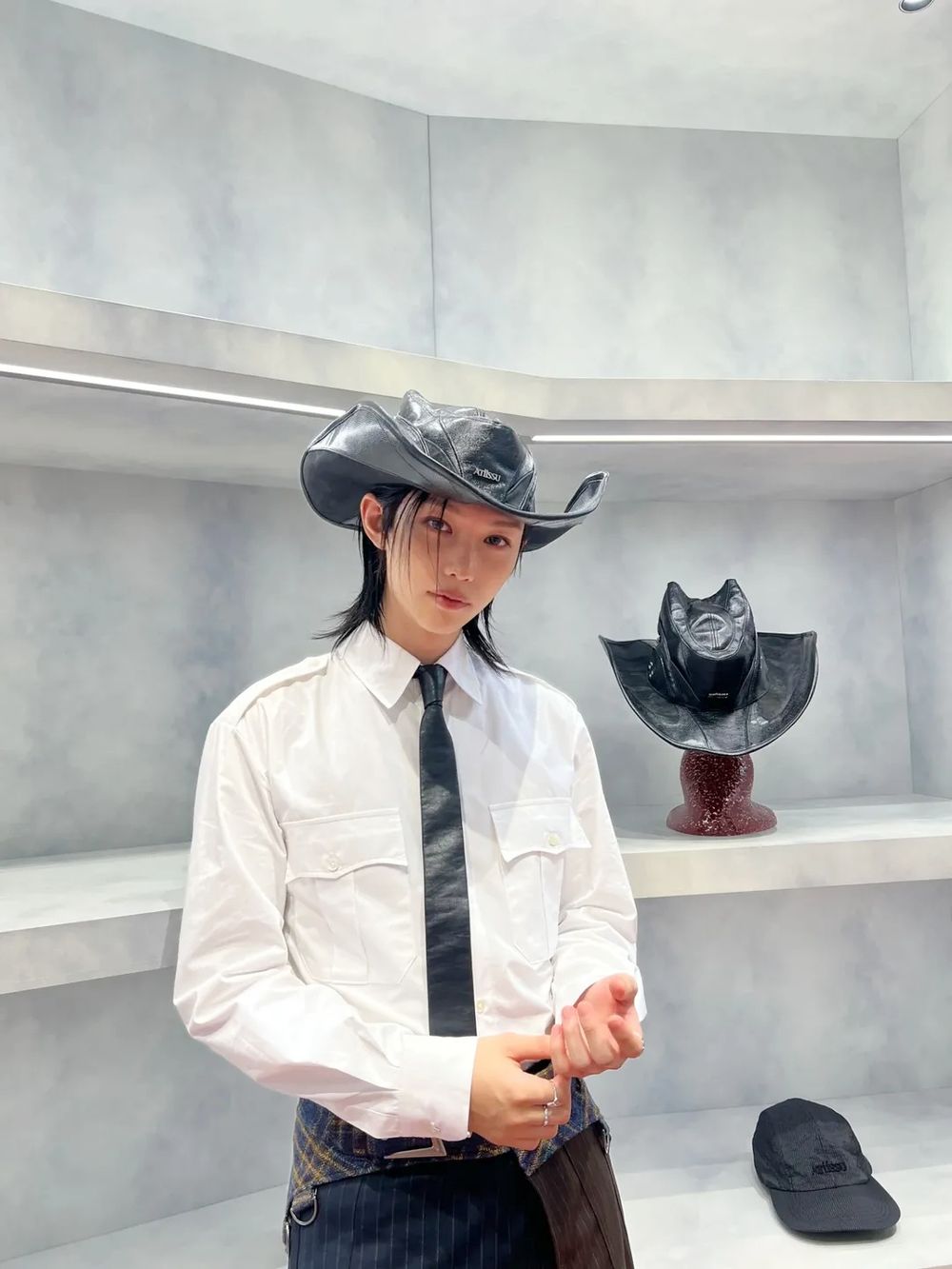 史上最稱職代言人？Felix狂曬四十張Atiissu帥照！粉色「牡蠣寶寶帽」可愛瘋、STAY們存圖存到手軟-11