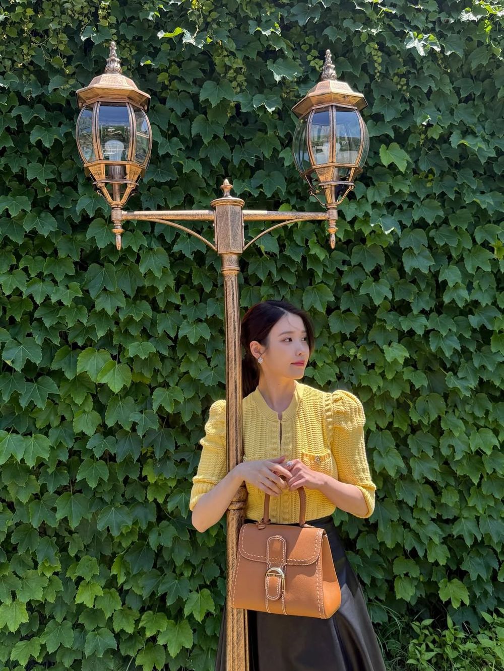 《21世紀大君夫人》IU是「人間小富婆」無誤！劇中10大夢幻精品包一次看！原來財閥千金最愛的不是香奈兒？-10