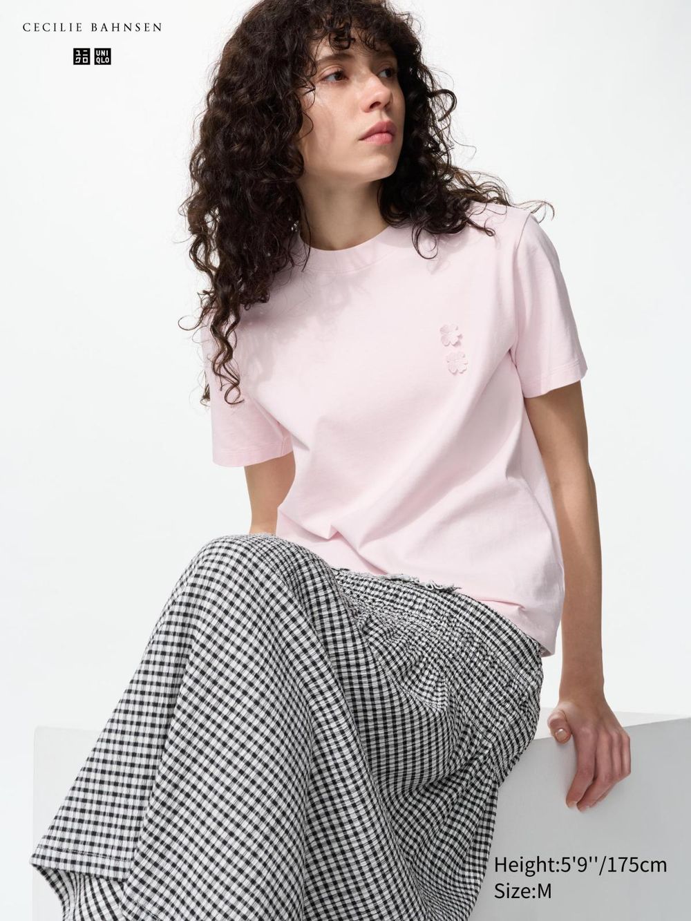 UNIQLO首度聯名Cecilie Bahnsen！「澎澎袖長裙、大花上衣」超必收、把北歐浪漫穿進日常！-6