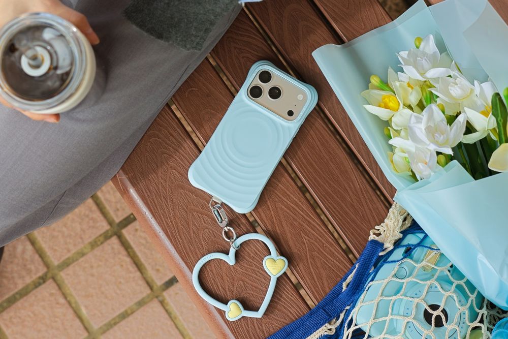 韓星狂愛CASETiFY水波紋手機殼再出新色！最新「柔霧藍＋水仙花支架」太夢幻、根本仙氣爆表組合！-10