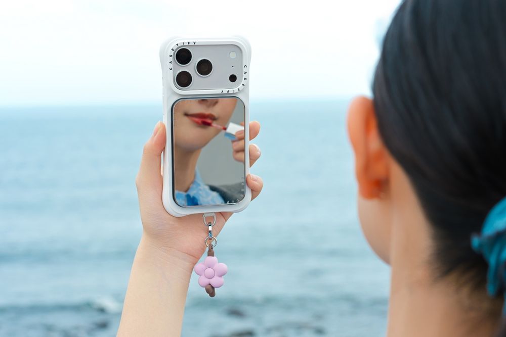 韓星狂愛CASETiFY水波紋手機殼再出新色！最新「柔霧藍＋水仙花支架」太夢幻、根本仙氣爆表組合！-12