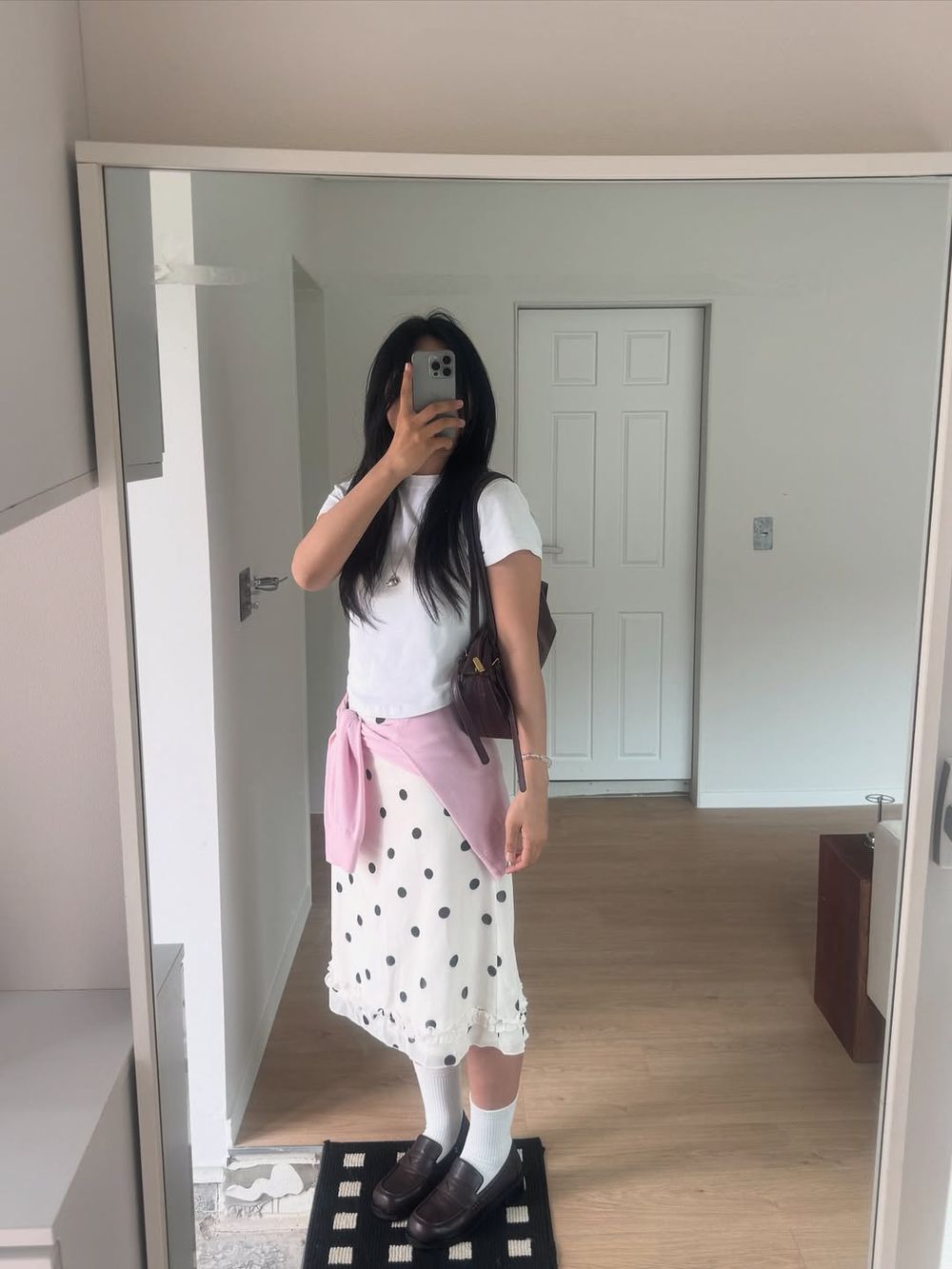2026圓點穿搭捲土重來！4招不顯老穿搭靈感快看！第一招韓系感爆棚、直接升級時髦精！-5