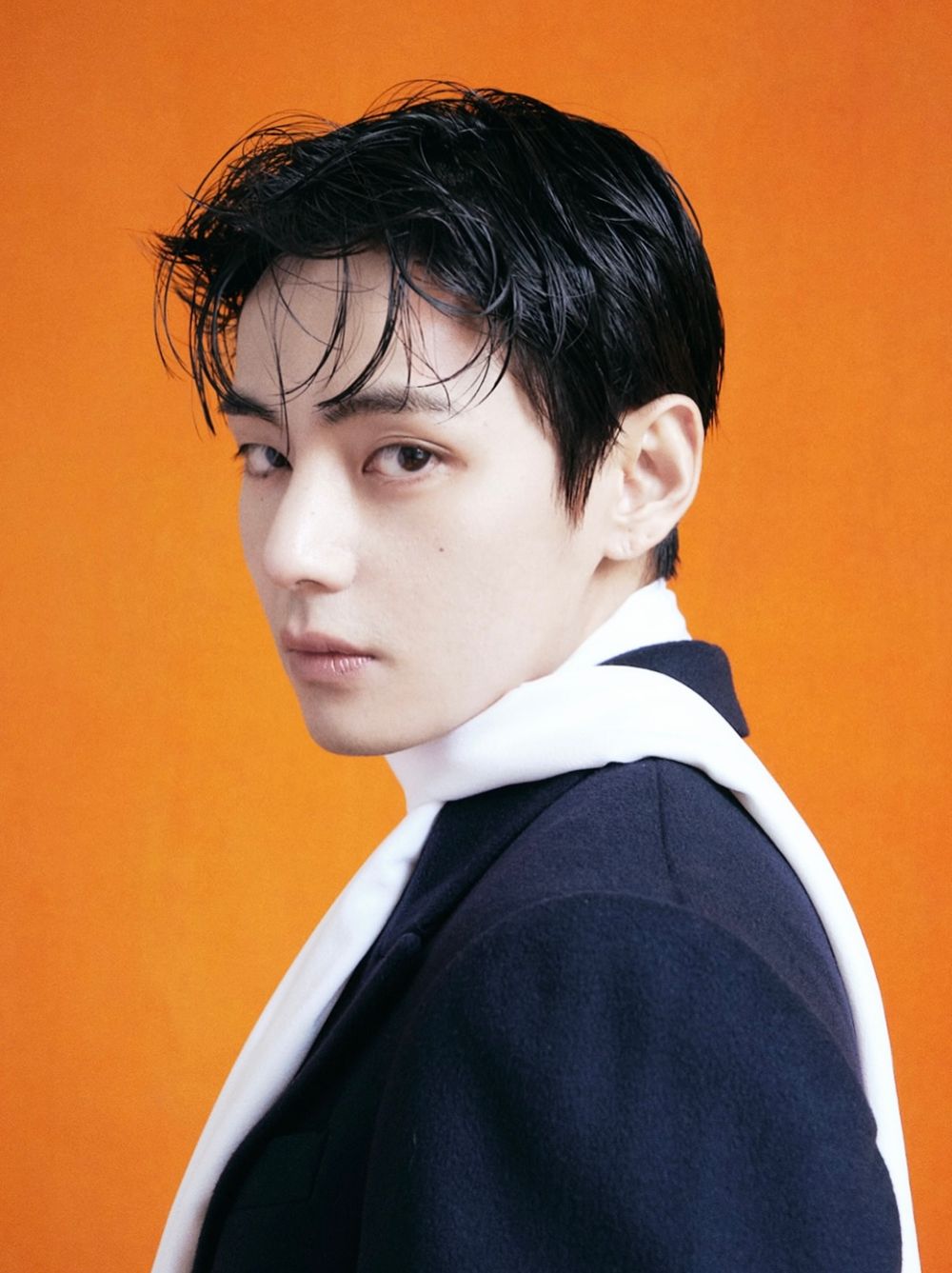 「痣」命吸引力！盤點7位「臉上痣」最撩人男星！夫婿張凌赫鼻側痣超誘人，BTS金泰亨的痣都是完美裝飾！-6