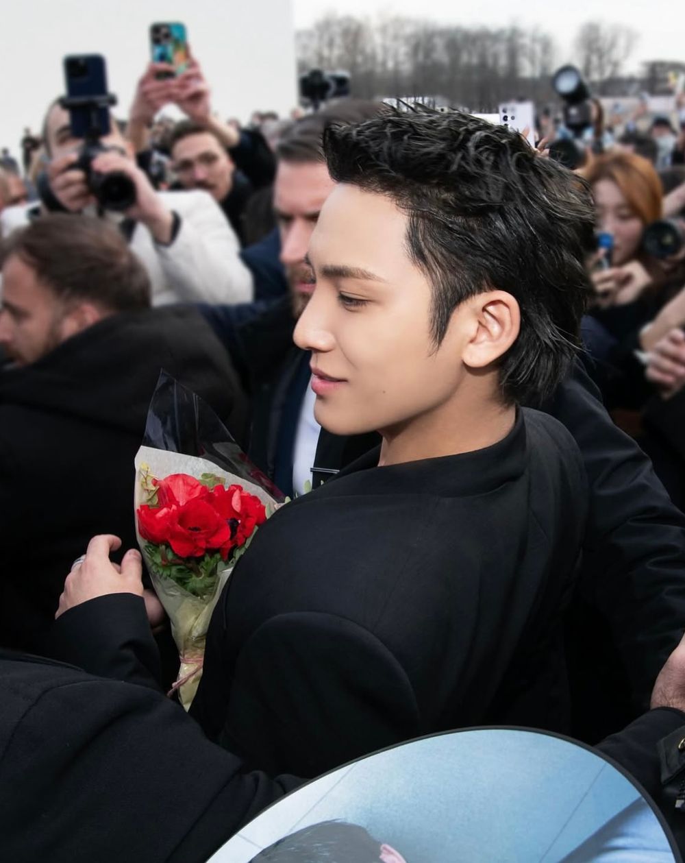 「痣」命吸引力！盤點7位「臉上痣」最撩人男星！夫婿張凌赫鼻側痣超誘人，BTS金泰亨的痣都是完美裝飾！-9