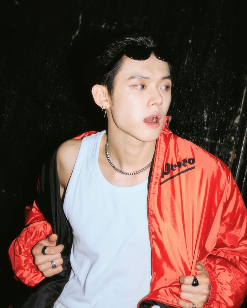 「痣」命吸引力！盤點7位「臉上痣」最撩人男星！夫婿張凌赫鼻側痣超誘人，BTS金泰亨的痣都是完美裝飾！-12