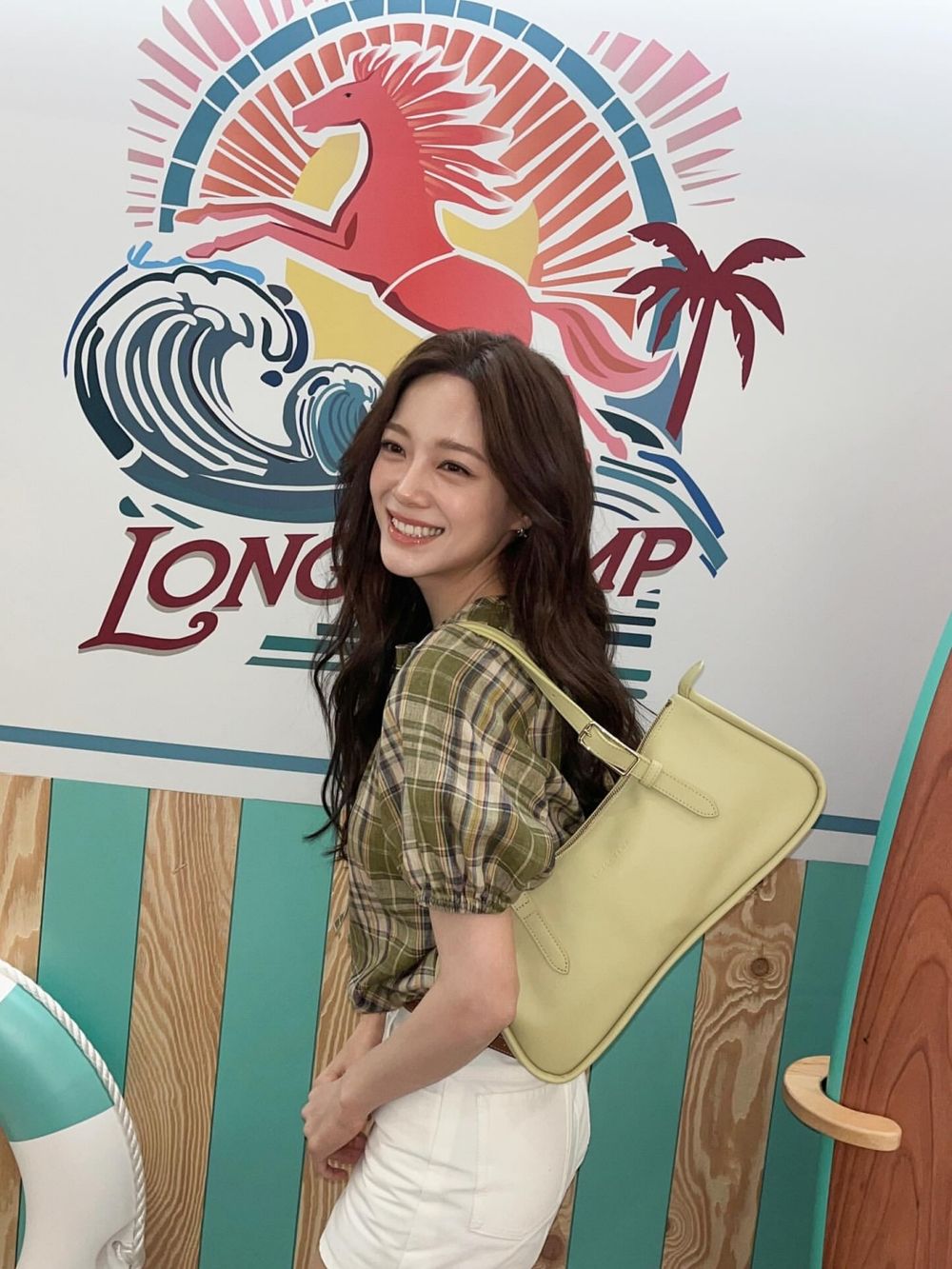 真是買包的終點！Longchamp新必買5大系列！不只女神金世正，惠利、安海瑟薇都加入包包戰士行列！-4