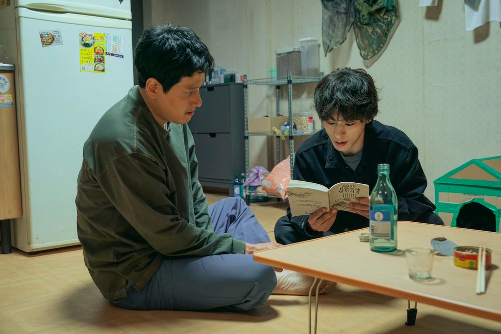 Netflix《努力克服自卑的我們》5大看點，高允貞、具教煥演出「大人式崩潰」，給深陷無價值感的你！-4