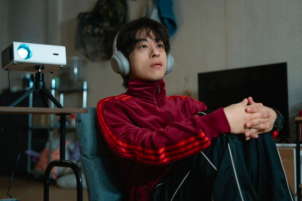 Netflix《努力克服自卑的我們》5大看點，高允貞、具教煥演出「大人式崩潰」，給深陷無價值感的你！-8
