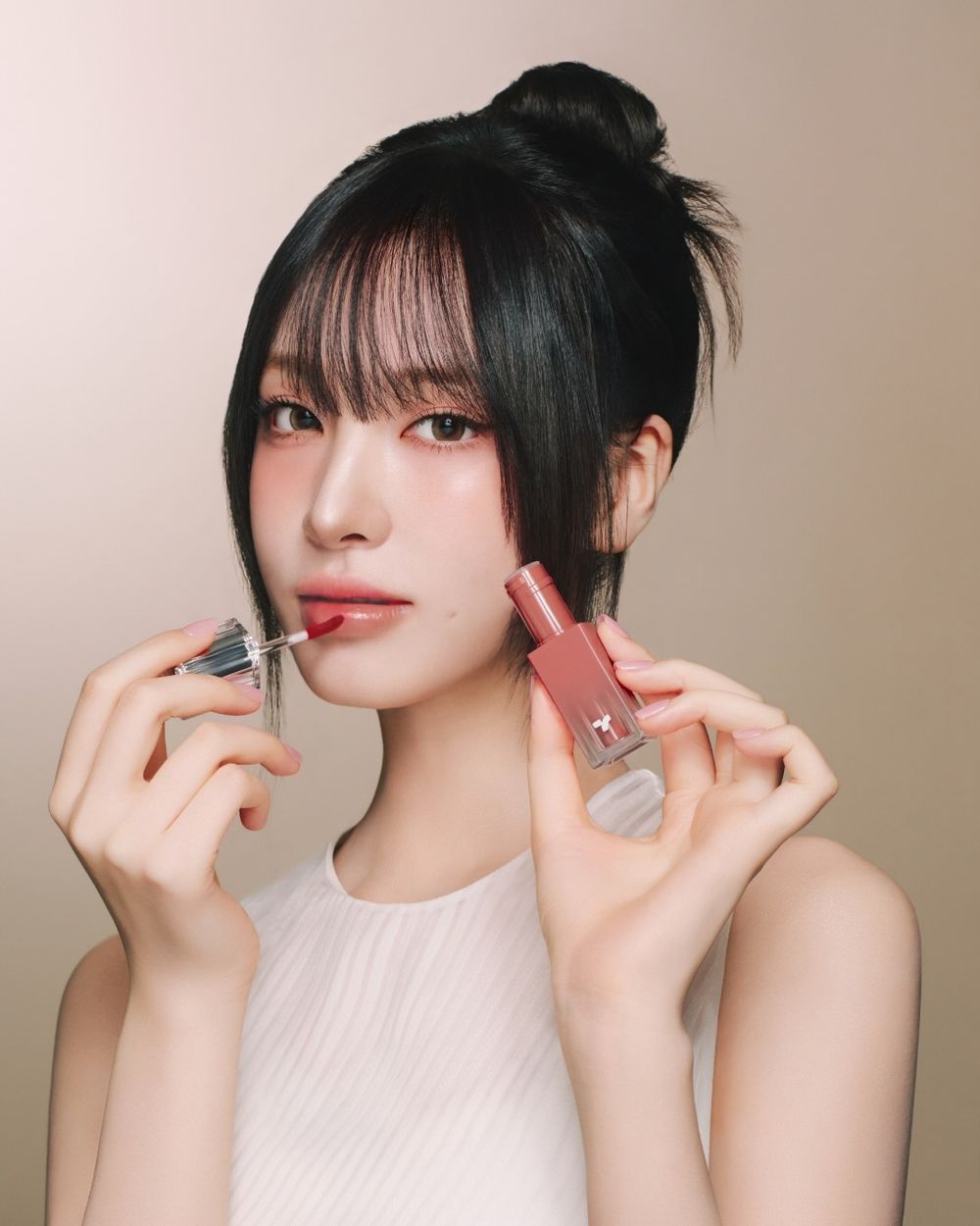 IVE LIZ再度美麗爆擊！TONYMOLY糖漿唇釉畫報完整公開＋OLIVE YOUNG獨家組合，買同款唇釉送小卡！-3