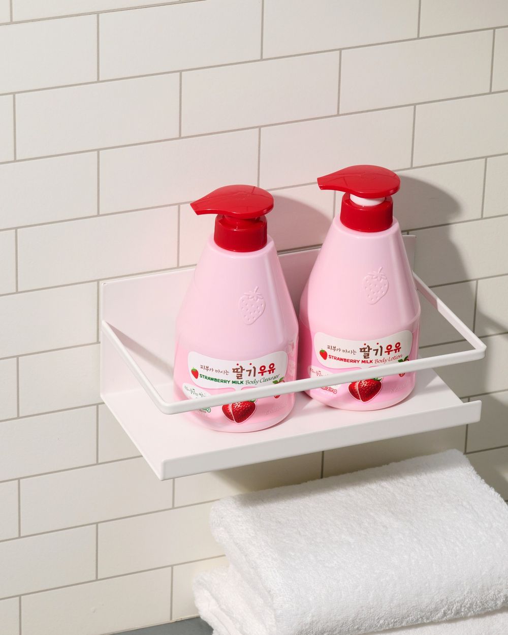 連呼吸都變甜！「草莓牛奶」香氛保養徹底翻紅，神還原韓國超商最萌飲料，洗出春天最貼膚的「純欲奶香」！-2