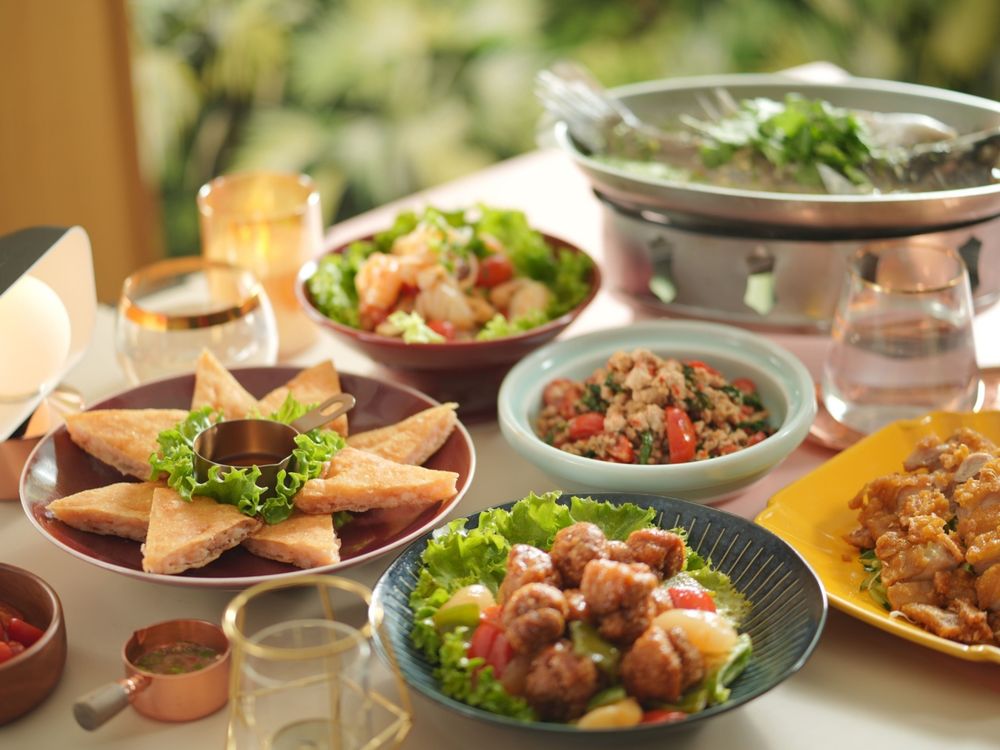 大心&樂子「香菜祭」限定新菜來了！「香菜椒麻雞拌麵、厚培根香菜沙拉」太欠吃，還能抽不限航點來回機票！-1