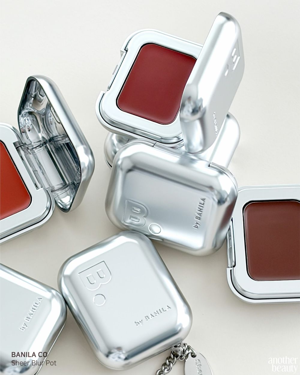 BANILA CO副牌推話題彩妝！BABYMONSTER同款低飽和唇頰霜，時髦吊飾＋柔霧濾鏡質地，開賣即爆紅！-13