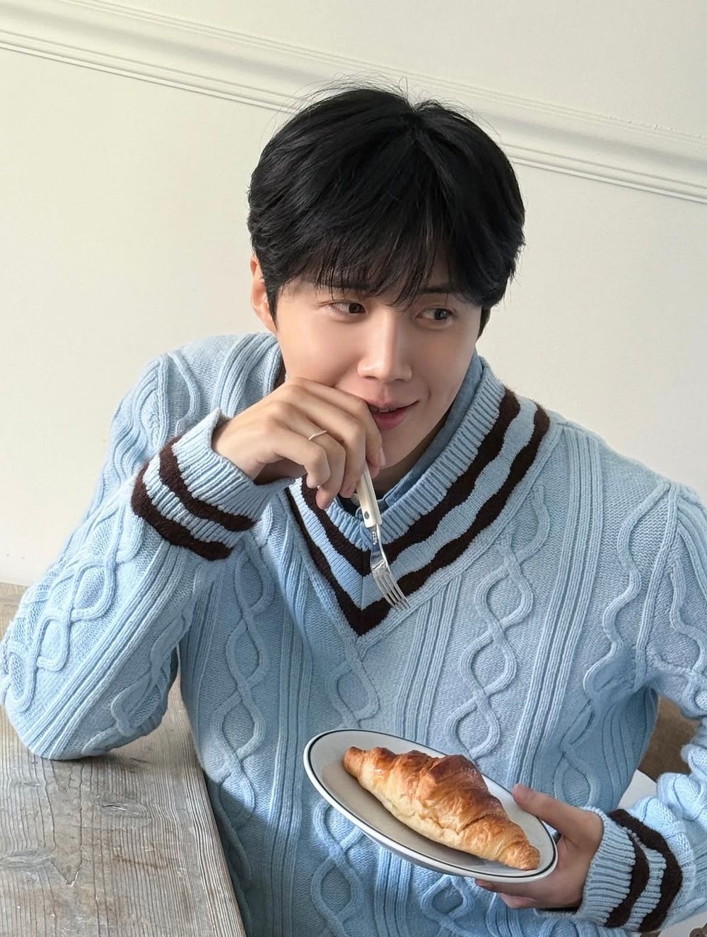 盤點6位「讓人想嫁的」男演員！《逐玉》張凌赫根本極品夫婿，邊佑錫「無條件站老婆這邊」得原地結婚！-9