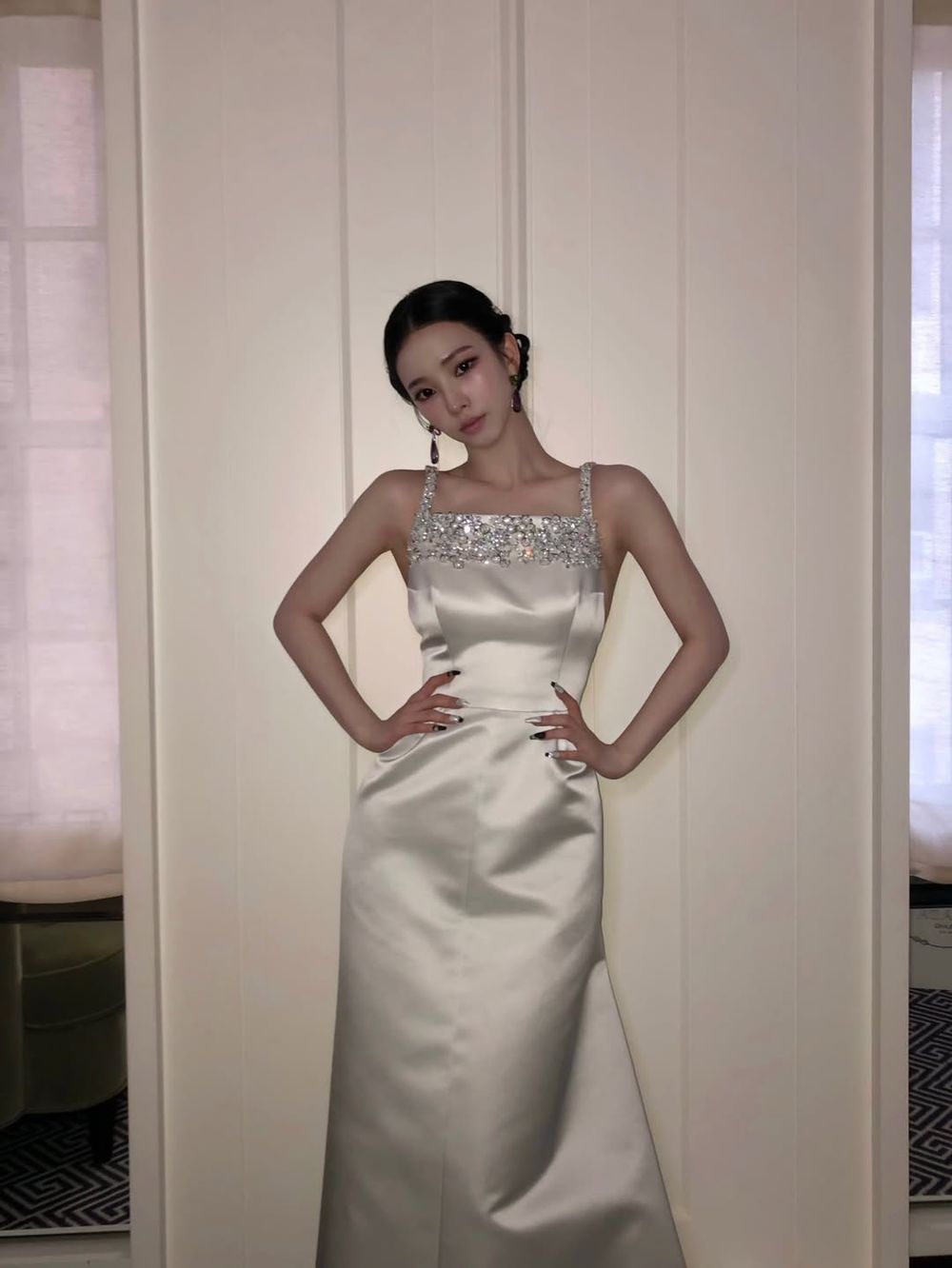 2026 Met Gala「紅毯女神」登場！BLACKPINK四閨女再度同框！Jisoo首秀獲好評、美到以為是花園女神！-8