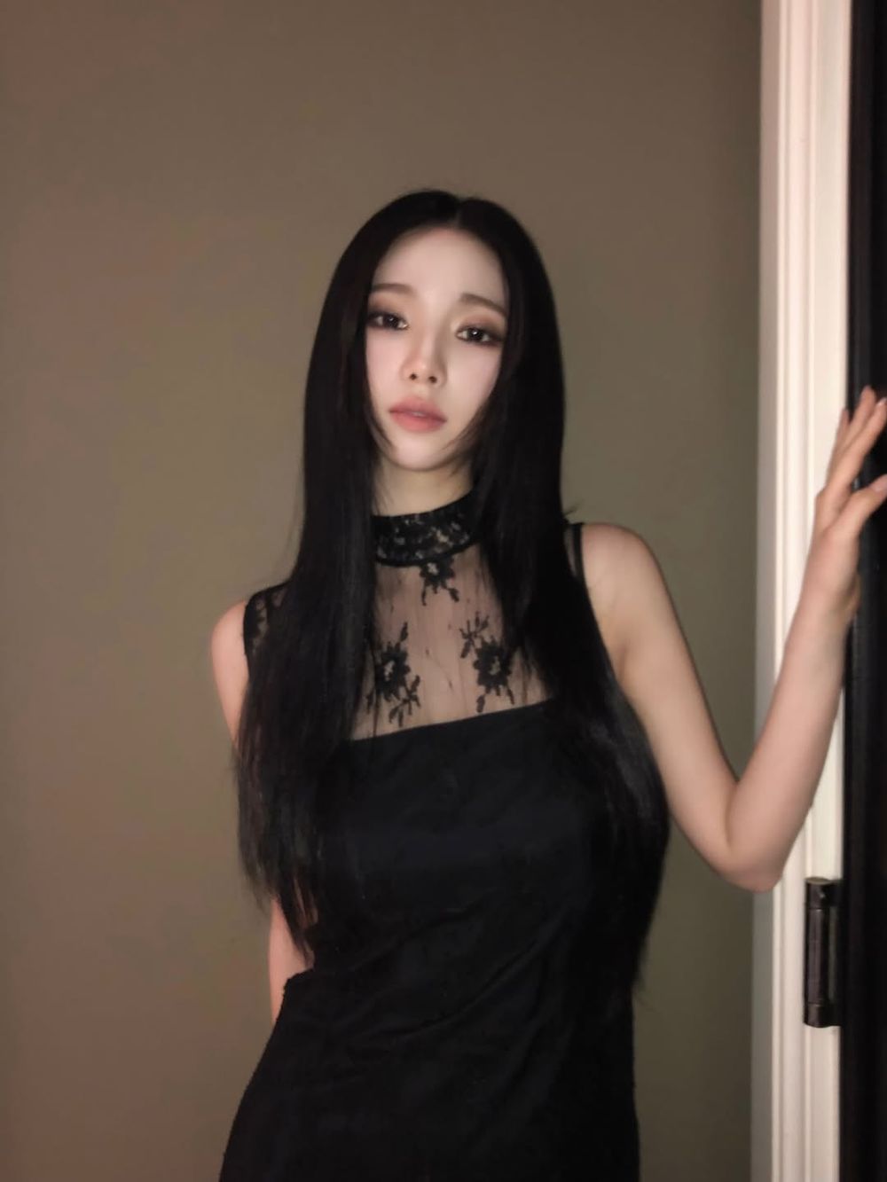 比Met Gala紅毯還精彩？女神「After Party造型」更是全網焦點！Rosé身材太犯規、寧寧辣出新高度！-7