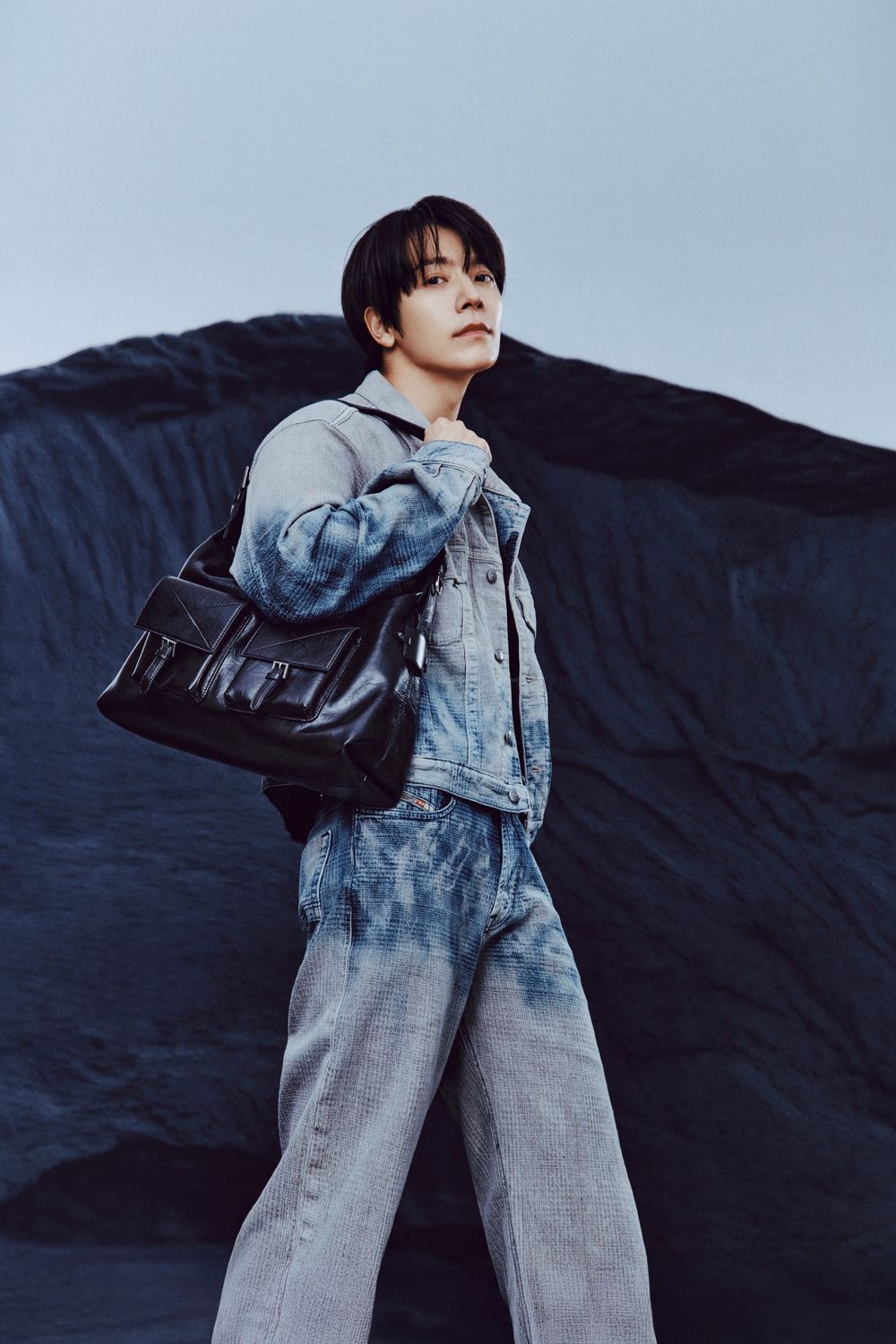 老少年合體放電！SUPER JUNIOR D&E最新代言ROBINMAY！同款美包、限量小卡...藍家粉絲一定要收！-5