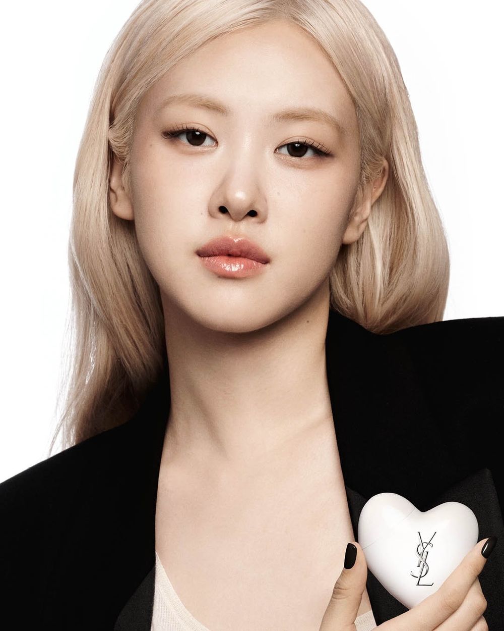 YSL Beauty跨界經營飯店？！YSL LOVE HOTEL限時入住中，Rosé同款愛心護手霜、自由不羈香水這都有！-17