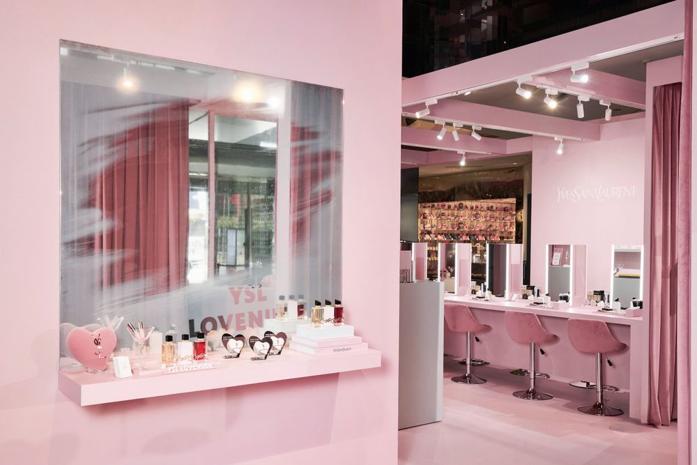 YSL Beauty跨界經營飯店？！YSL LOVE HOTEL限時入住中，Rosé同款愛心護手霜、自由不羈香水這都有！-20