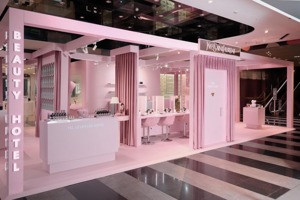 YSL Beauty跨界經營飯店？！YSL LOVE HOTEL限時入住中，Rosé同款愛心護手霜、自由不羈香水這都有！-22
