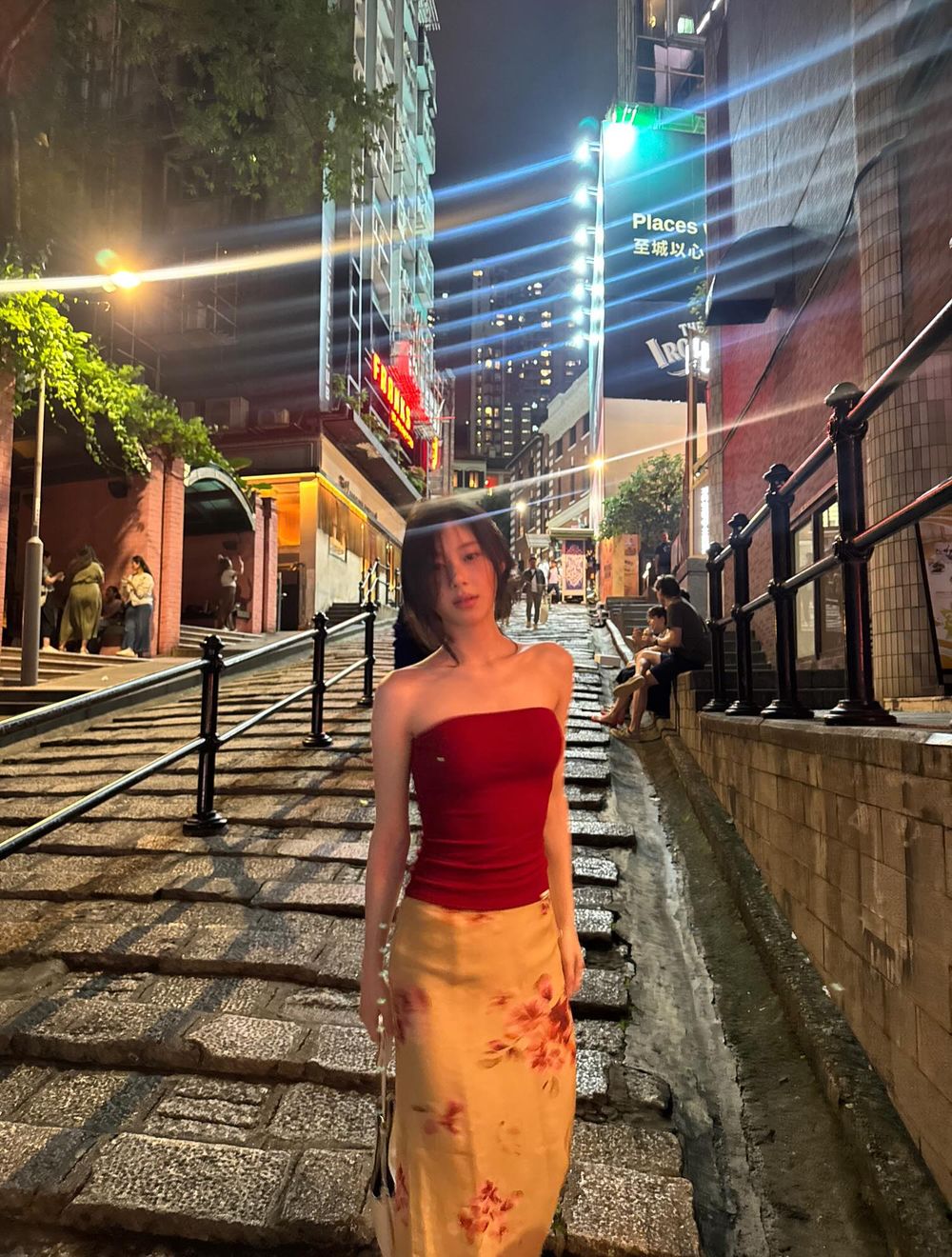 夏天「甜美辣妹」怎麼穿？6個穿搭公式一次學會！加副眼鏡辣感加倍、照著穿就超有韓妞感！-5