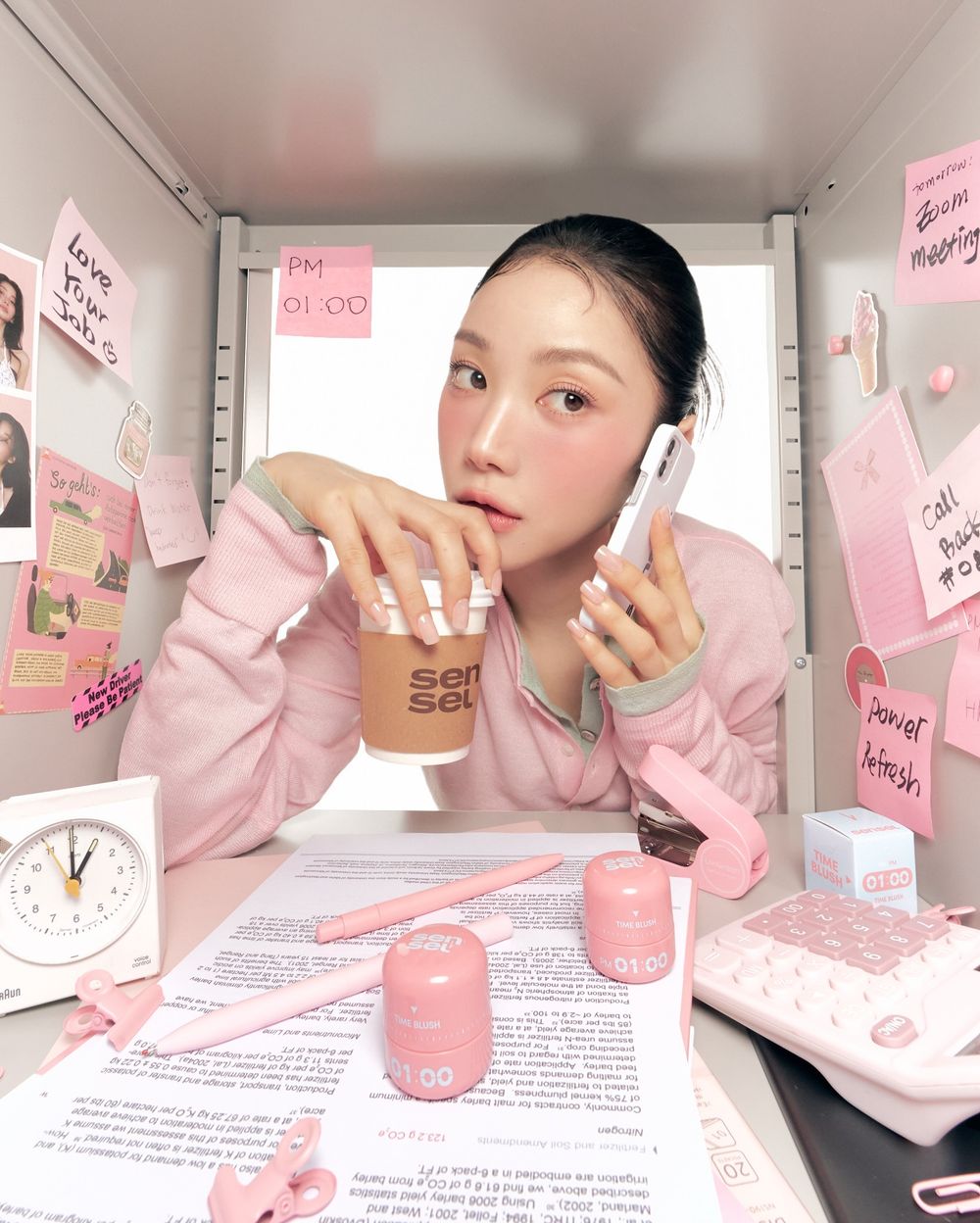 一抹去班味！韓女辦公室必備「時間腮紅棒」，眼唇頰五分鐘搞定，早上清甜元氣、下班換「這色」神秘又知性！-3