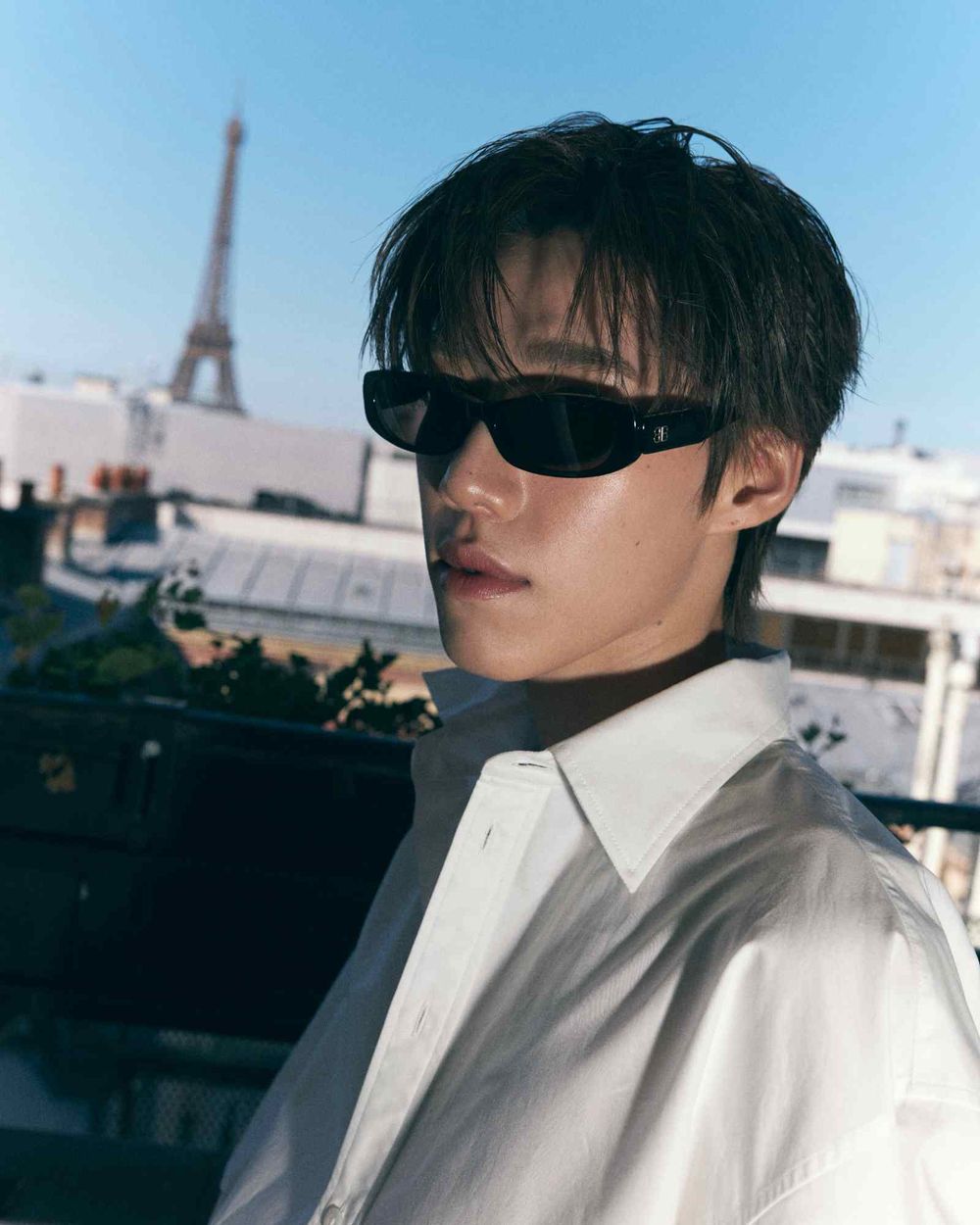 巴黎熱浪也照樣帥！Balenciaga高訂嘉賓太有看頭！THE BOYZ柱延「書呆子造型」帥暈、泰星PP熱到藏不住！-5