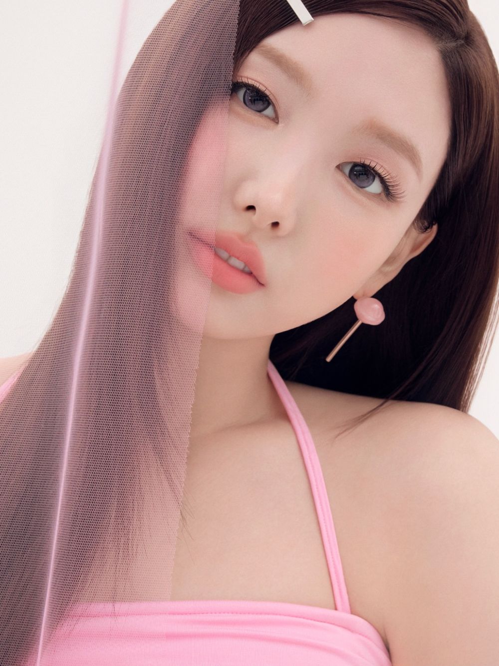 娜璉同款蜜桃肌席捲日韓！fwee「粉嫩妝前乳＋搖搖定妝噴霧」底妝＋蜜粉＋定妝兩步驟搞定，毛絨絨軟萌霧感底妝太高級！-2