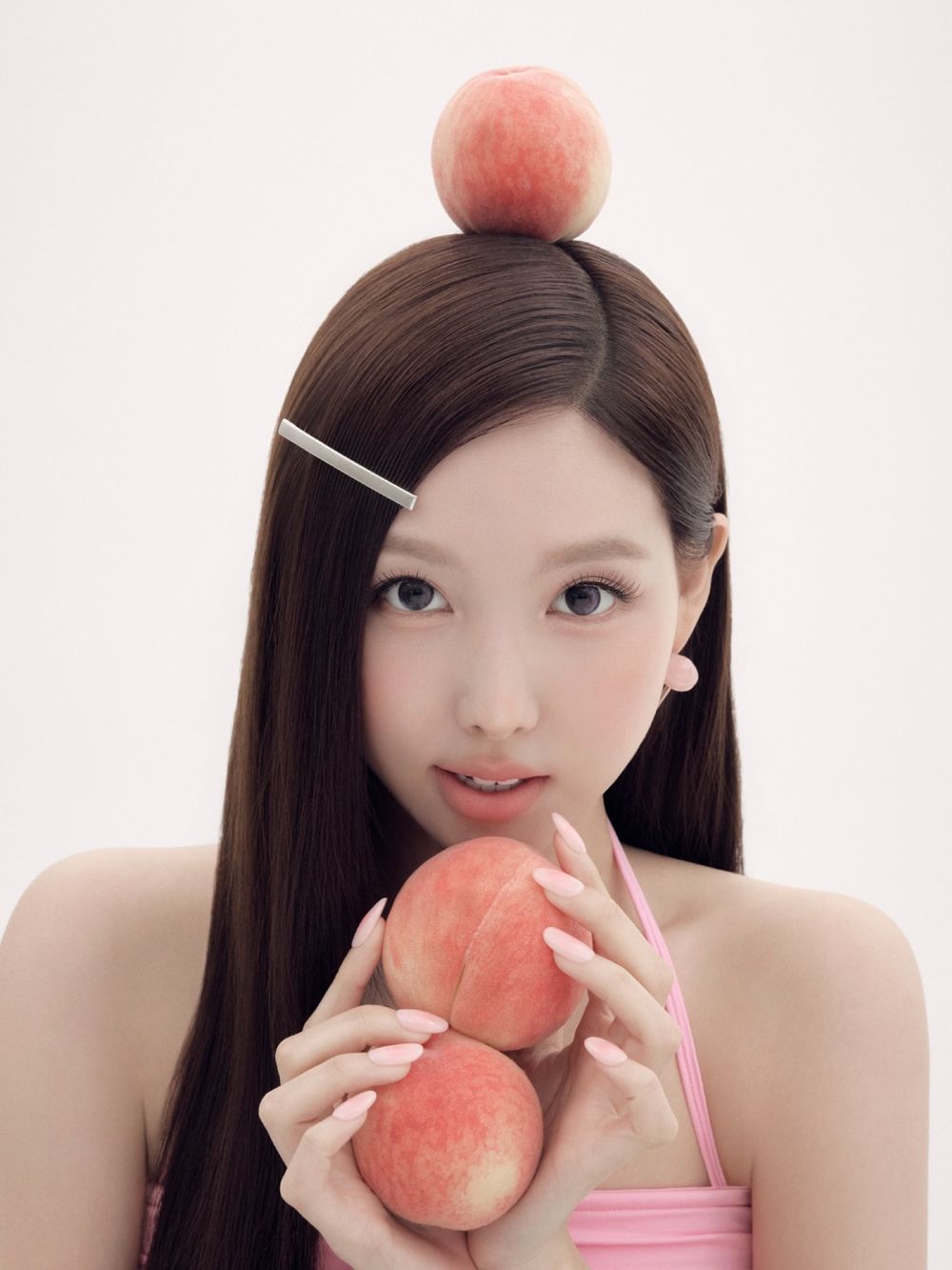 娜璉同款蜜桃肌席捲日韓！fwee「粉嫩妝前乳＋搖搖定妝噴霧」底妝＋蜜粉＋定妝兩步驟搞定，毛絨絨軟萌霧感底妝太高級！-6