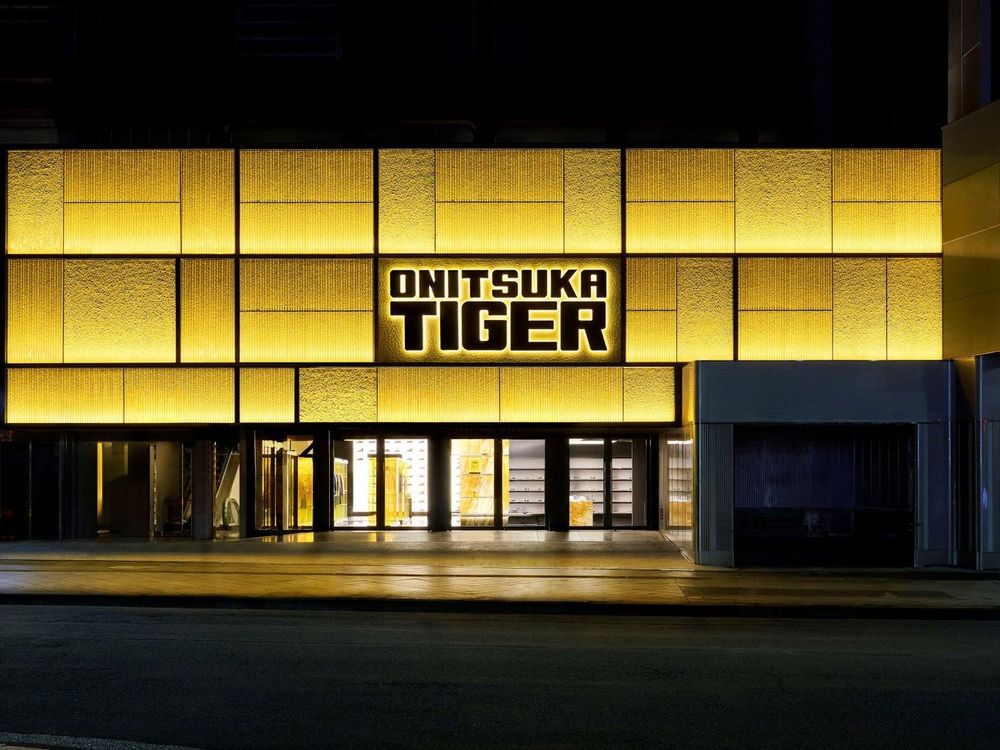 Onitsuka Tiger鬼塚虎蒙奇奇聯名吊飾台灣也開賣了！東京新宿全球旗艦店新開幕、去日本絕對要朝聖！-4