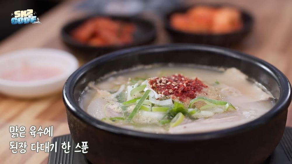 Stray Kids釜山同款餐廳景點懶人包！全員狂吃「這間」豬肉湯飯、海景咖啡廳拍攝背後竟有暖心故事？-19