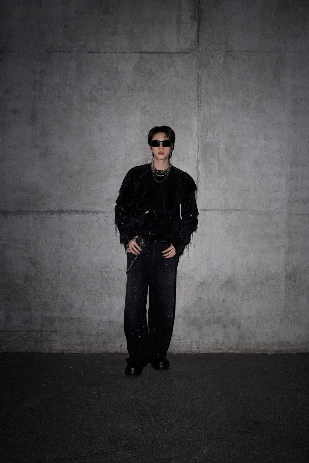 BTS世巡巴黎站根本大型伸展台！LV、Dior、GUCCI、巴黎世家全拚了！舞台訂製服一套比一套精彩！-14
