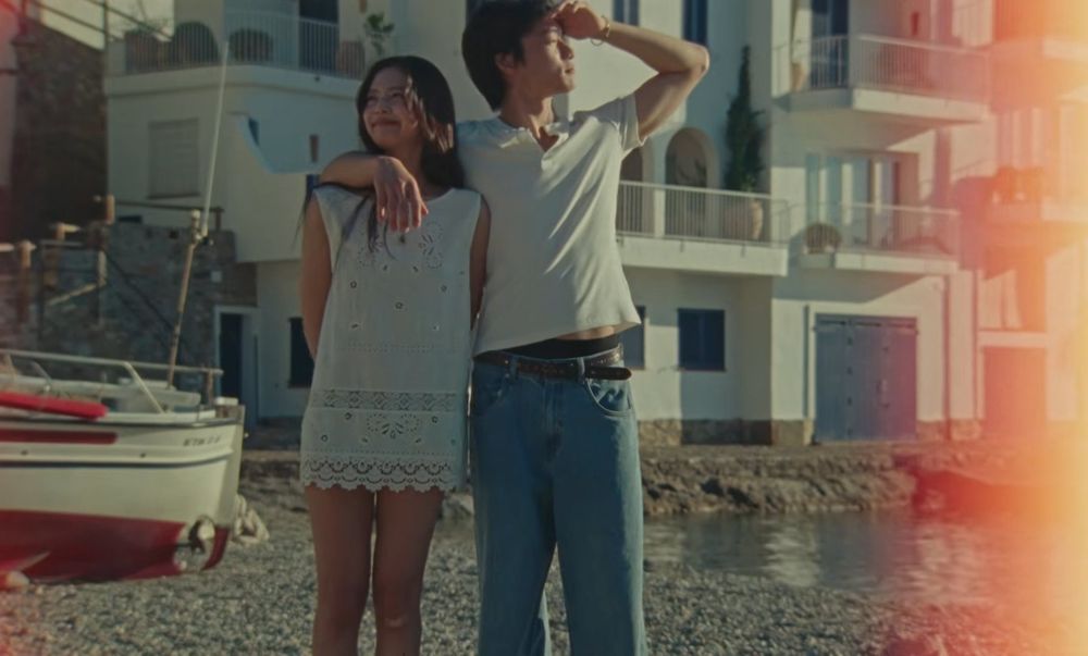 Jennie新歌〈Less Than a Lover〉穿什麼？5套「夏日仙女造型」全解析！每套都是約會度假模範穿搭！-14