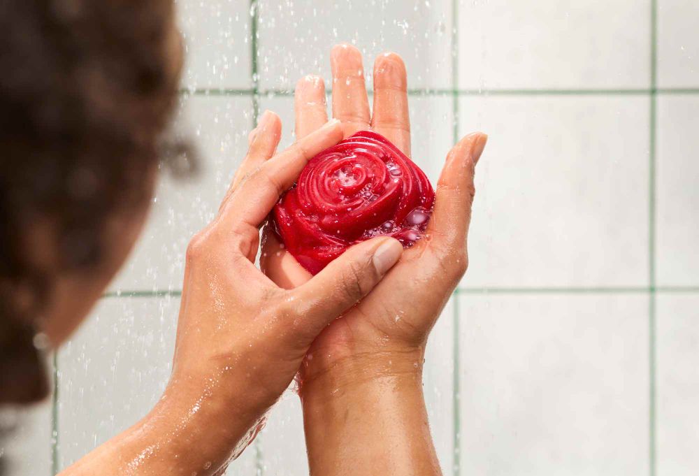 比洗冷水澡還涼！LUSH「沁涼薄荷、浪漫茉莉」沐浴軟糖新上市，Q彈手感超療癒，還可以放冰箱、涼感降溫加倍！-4