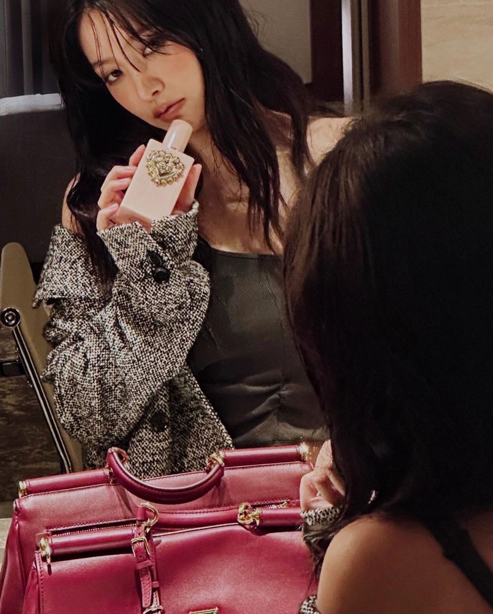 Red Velvet同款香水公開！IRENE小眾粉霧花香、瑟琪喜歡乾淨皂香，YERI最愛溫柔木質，ReVeluv必收藏！-13