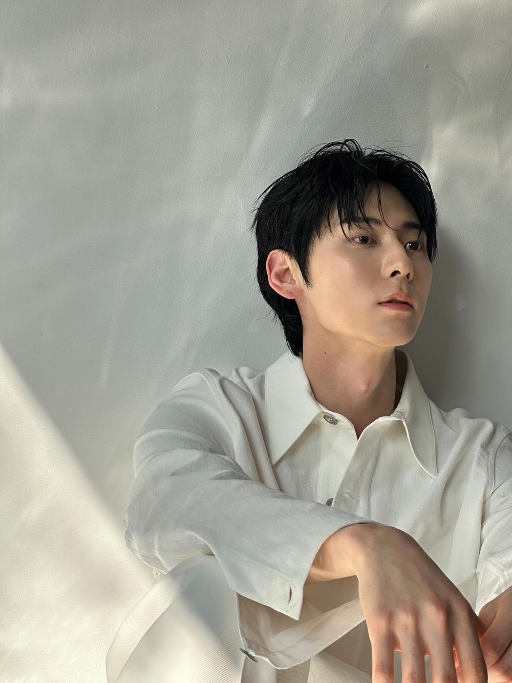 網熱議眼睛最美的KPOP男偶像！V神級眼神全網讚嘆，Joshua、Lee Know電眼魅力太強！-7