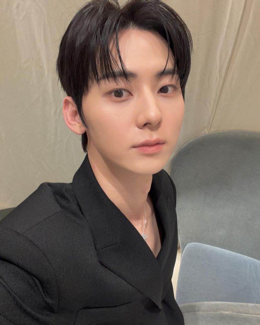 網熱議眼睛最美的KPOP男偶像！V神級眼神全網讚嘆，Joshua、Lee Know電眼魅力太強！-6