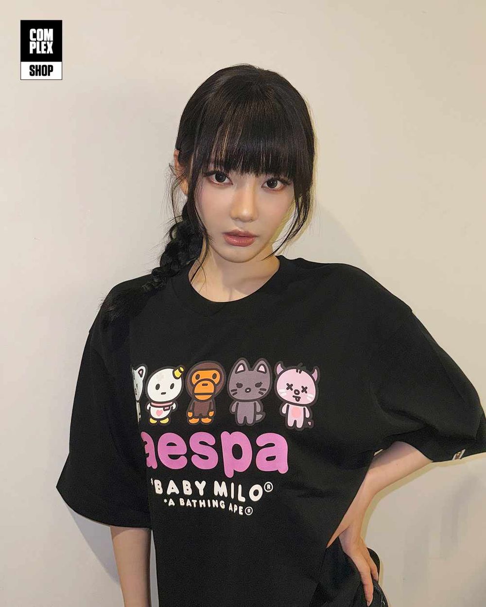 MY們請注意！BAPE和aespa聯名系列真的來了！小檸檬Baby Milo吊飾、上衣可愛瘋！-10