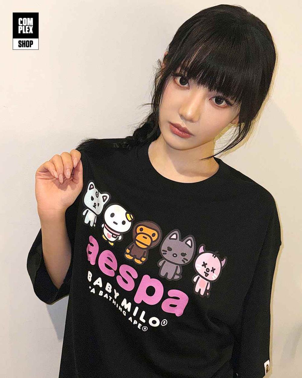 MY們請注意！BAPE和aespa聯名系列真的來了！小檸檬Baby Milo吊飾、上衣可愛瘋！-5