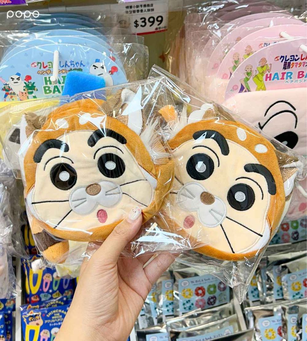 日本必逛「蠟筆小新電影主題店」來台灣了！超可愛「動感飯店小新收納包、電影徽章」必買一次看！-6