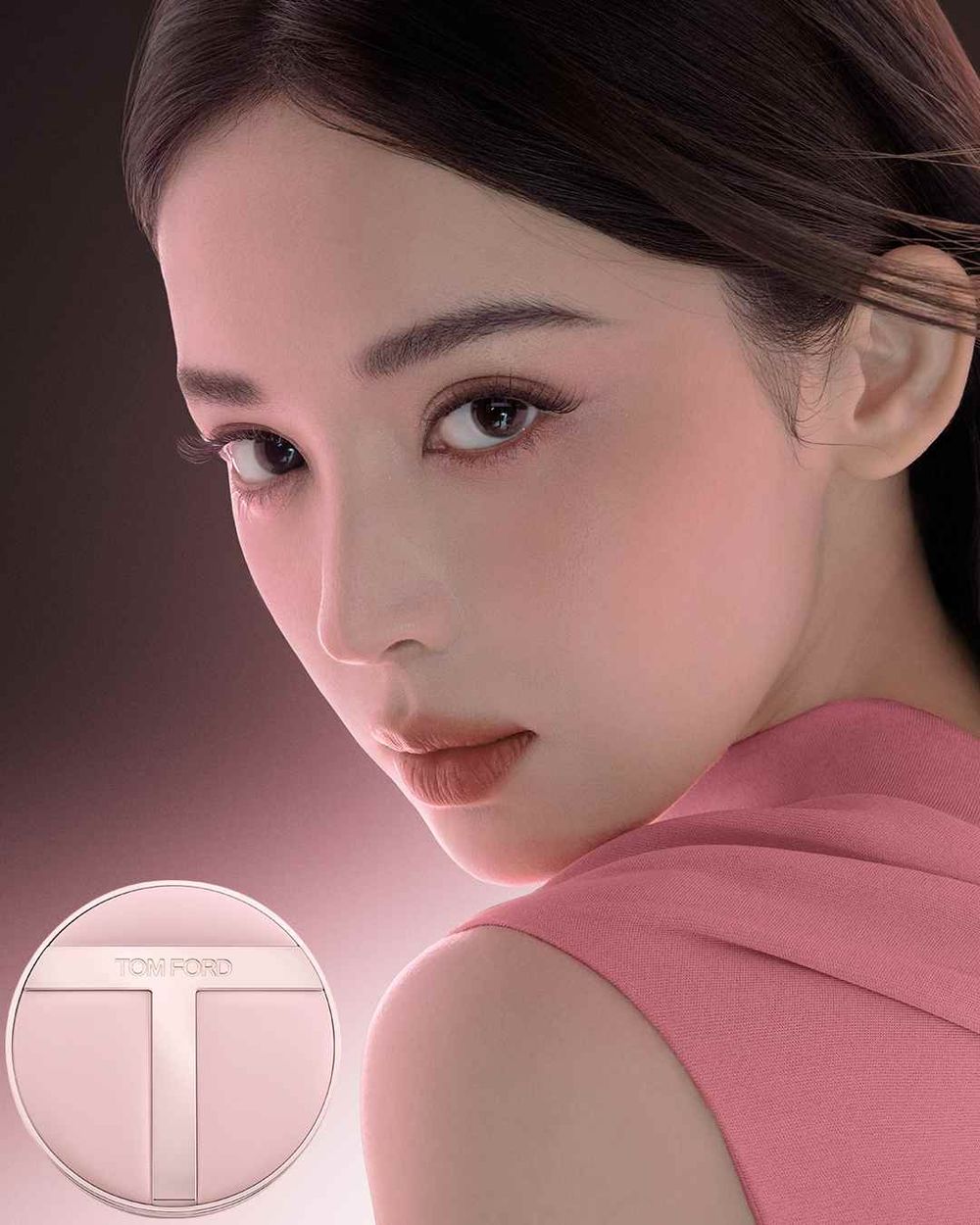 TOM FORD七夕彩妝美到窒息！「私人調香禁忌玫瑰」化身限定粉色外殼，「全新雙格眼影、黑跟唇膏、煙燻粉頰彩」太欠收藏！-5