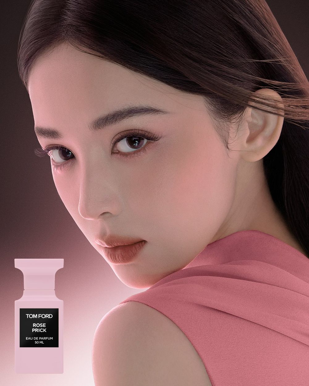 TOM FORD七夕彩妝美到窒息！「私人調香禁忌玫瑰」化身限定粉色外殼，「全新雙格眼影、黑跟唇膏、煙燻粉頰彩」太欠收藏！-7