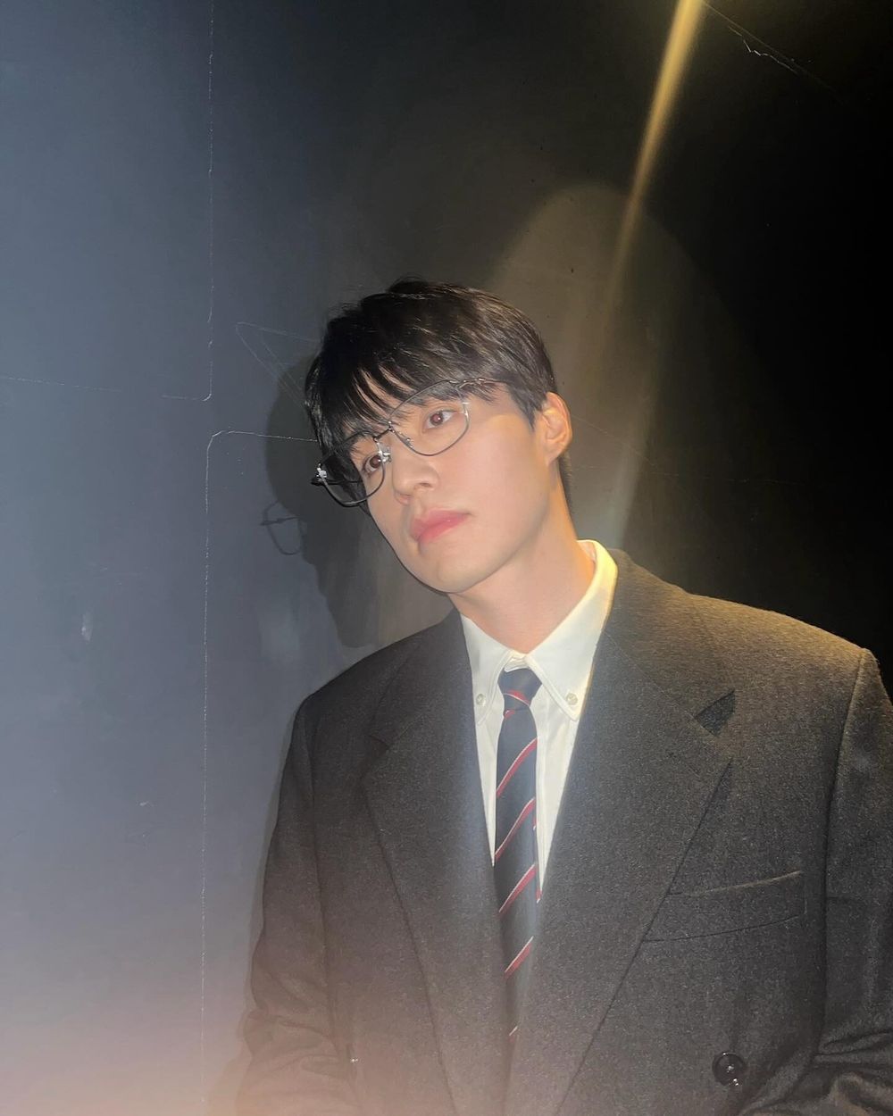 《殺人者的購物中心2》李棟旭回歸！44歲凍齡神顏＋名品身材太犯規！果然大叔系歐巴才是真理！-16