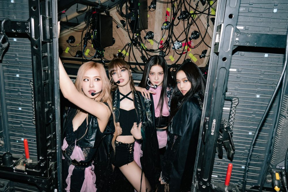 BLINK們準備衝！韓國博物館推BLACKPINK 10週年紀念週邊、「愛心細齒梳&愛心燒酒杯」全都想要！-10