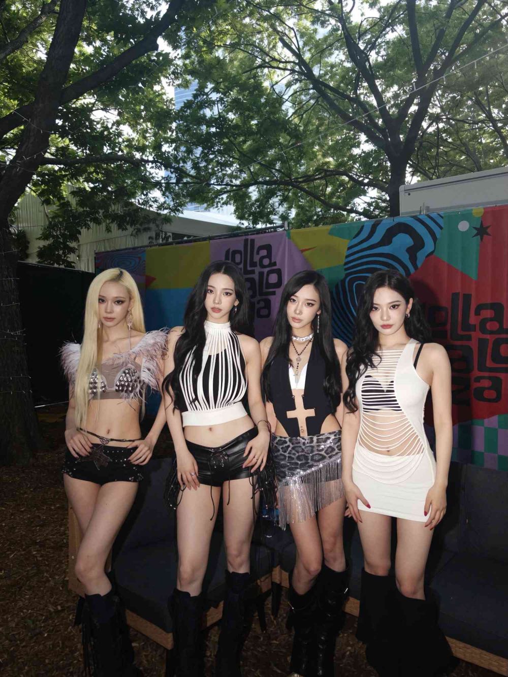 真想到現場！眾女神降臨Lollapalooza！Jennie四套「神級換裝」太驚艷、aespa全員到齊辣翻舞台！-7