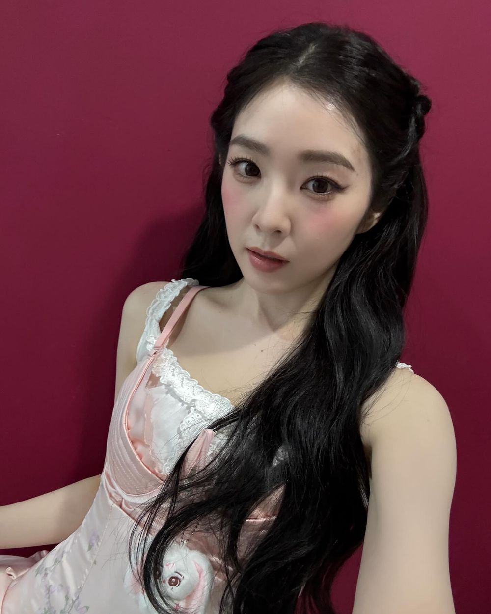 粉絲票選2026 KPOP「最佳顏值」TOP10出爐！仙女神顏TWICE子瑜排名第三，第一名是「他」實至名歸！-7