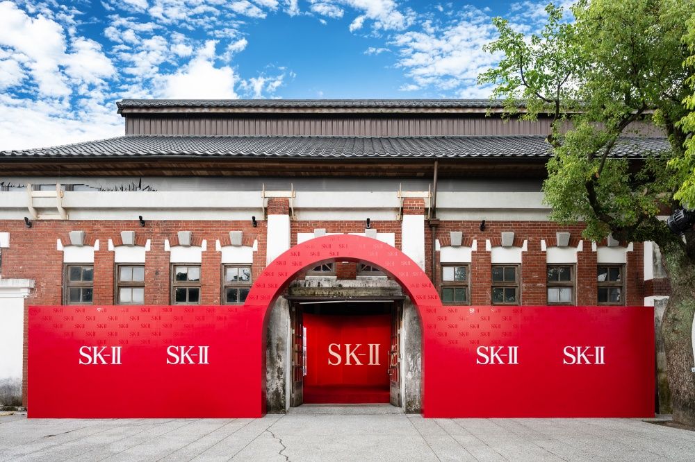 ONCE暴動！Mina來台美到不像真人、親曝「10分鐘發光保養法」，SK-II睽違45年青春精華液終於上市！-13