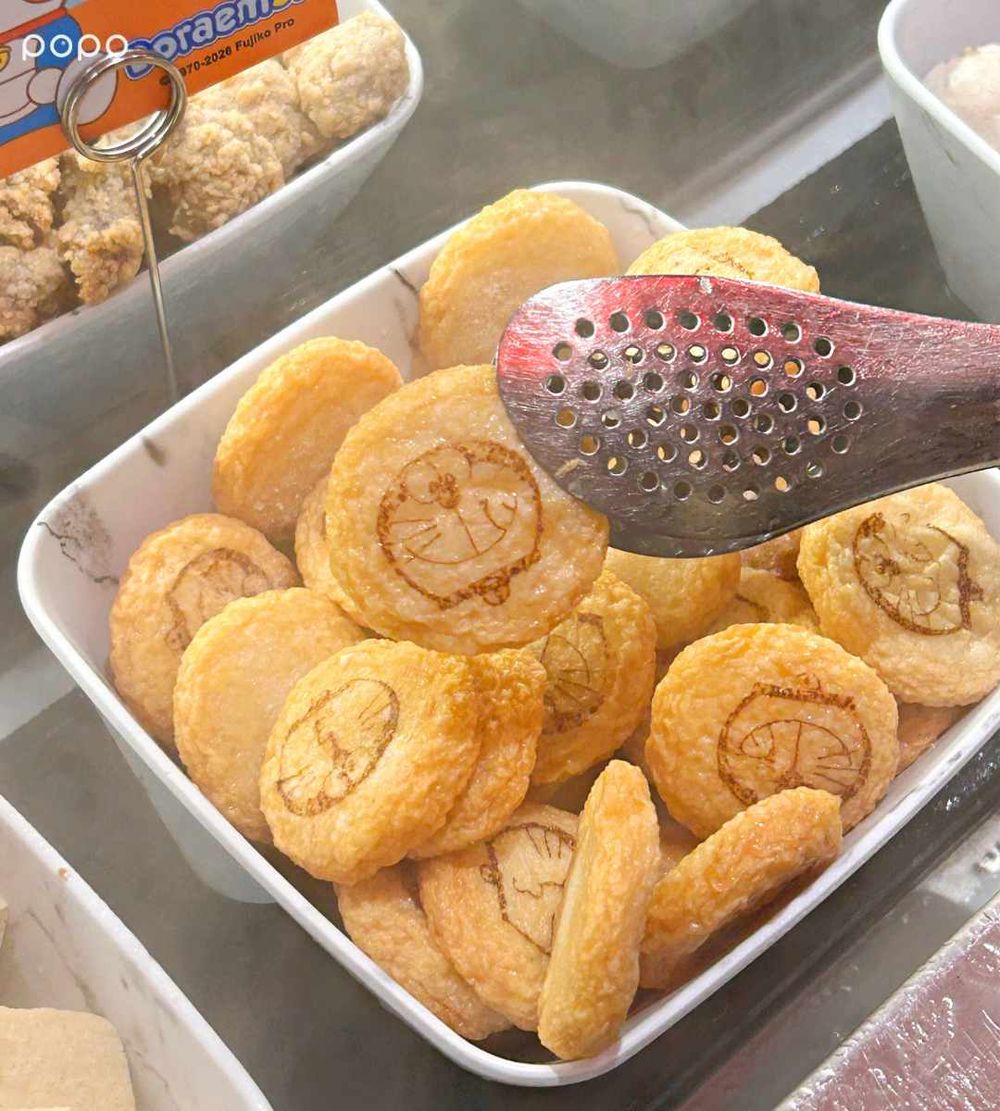 聚、和牛涮跟哆啦A夢聯名啦！超可愛「哆啦A夢魚餅」Q到捨不得吃，再送萌翻「百寶袋圍兜兜」！-9